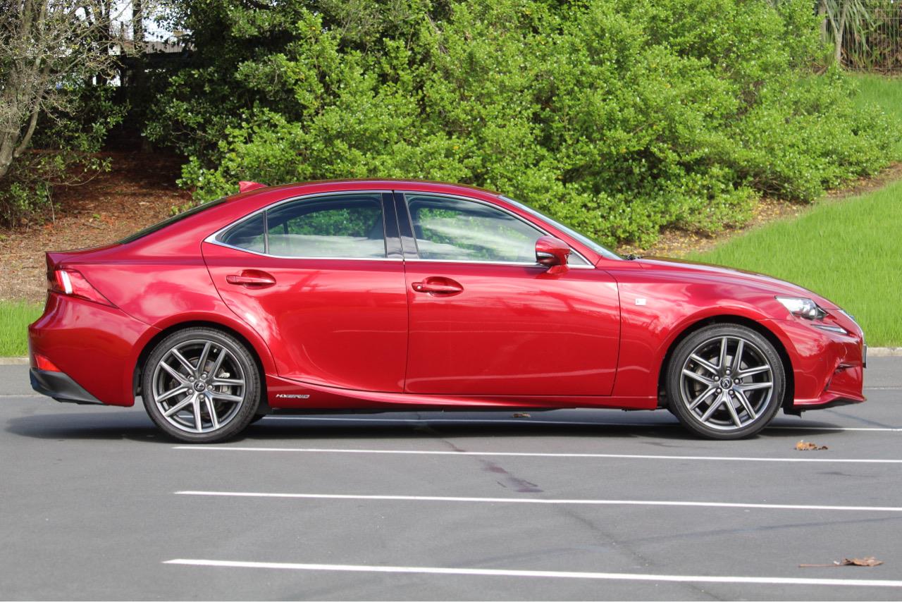 2015 Lexus IS 300H