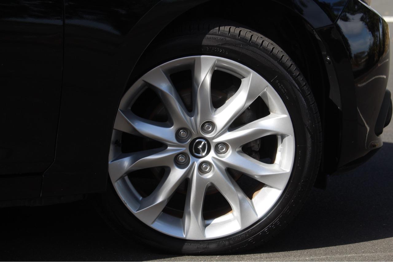 2016 Mazda AXELA