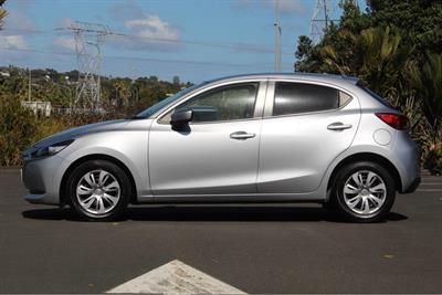2021 Mazda 2 - Thumbnail