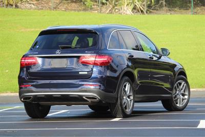 2016 Mercedes-Benz GLC 250 - Thumbnail